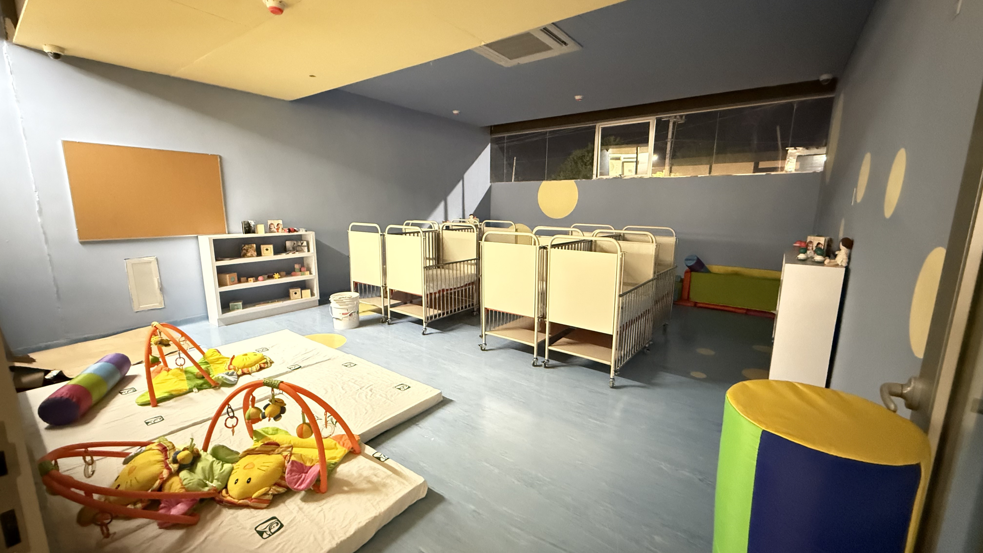 Sala de cunas y estimulación
